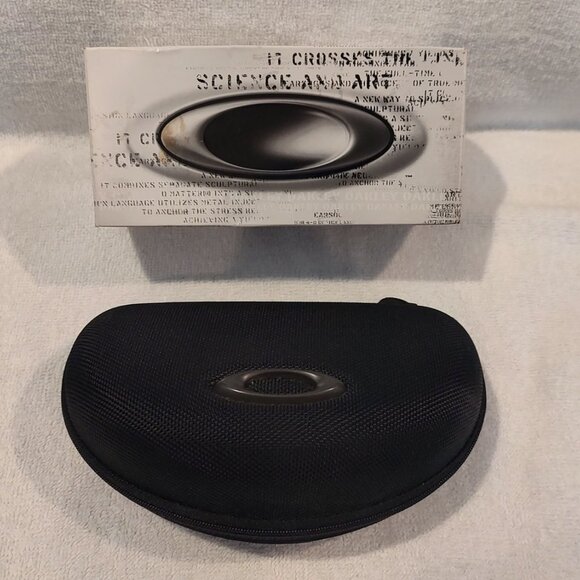 OAKLEY M-Frame Sweep Smoke / Black Iridium Sunglasses with Oakley Case and Pouch - Picture 6 of 15